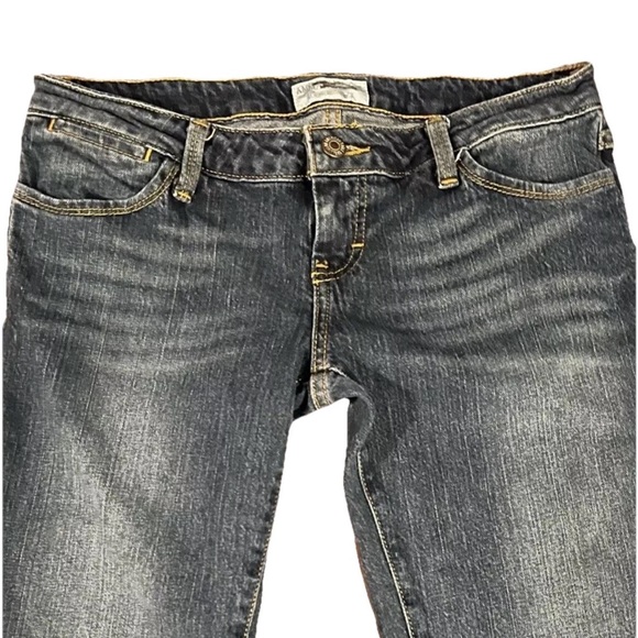 American Eagle Jeans Womens 4 Blue - Capri Low Rise - Med/Dark Wash - Picture 3 of 8